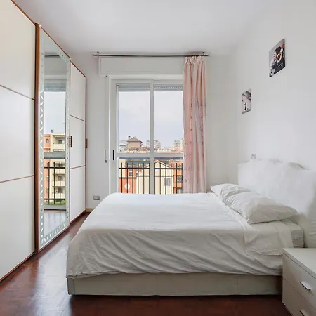 Quadrilocale Luminoso Con Balcone Apartment Milan