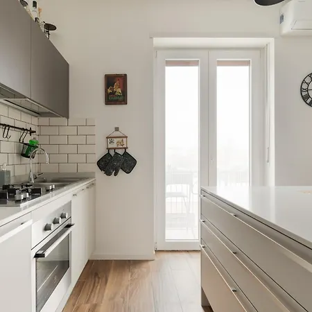 Guesthost - Cenisio Cozy Flat Near Mm5 Apartment *