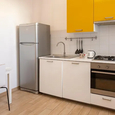 Porta Romana District - New Bright Apartamento