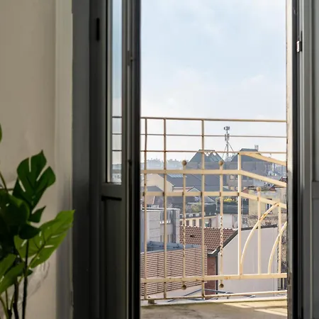 Skyline View Loft - Chinatown & Garibaldi *