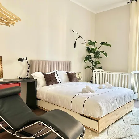 Daire Designer Apartment, Entire Home, 2 Bathrooms, For Families, Groups Milano