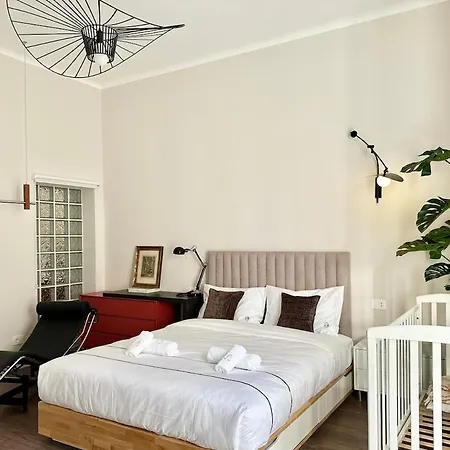 Designer Apartment, Entire Home, 2 Bathrooms, For Families, Groups Milano