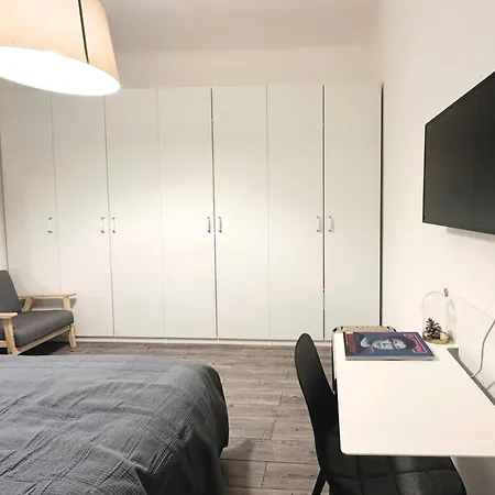 Tadino 48 Apartman *