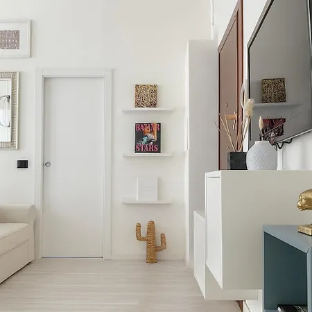 The Boutique Houses - Navigli - Tram 2 Direct To Duomo - Milan City Center Apartment *