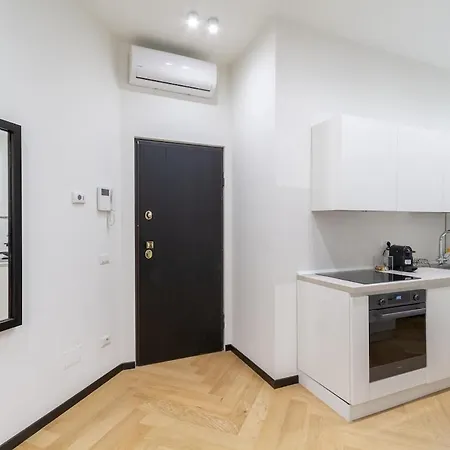Апартаменты Boutique Flat Steps From Duomo Милан