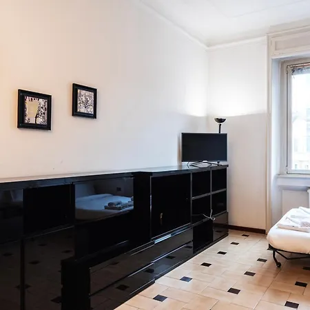 Youhosty - Lodi Rosso 121 * ميلان