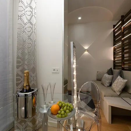 Апартаменты Gian Giacomo Mora, 13 Raffinato Monolocale In Centro