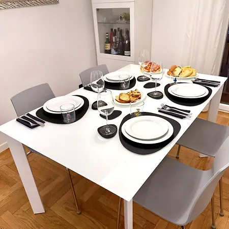 Апартаменты Sandrix - Stylish And Exclusive In Tricolore *