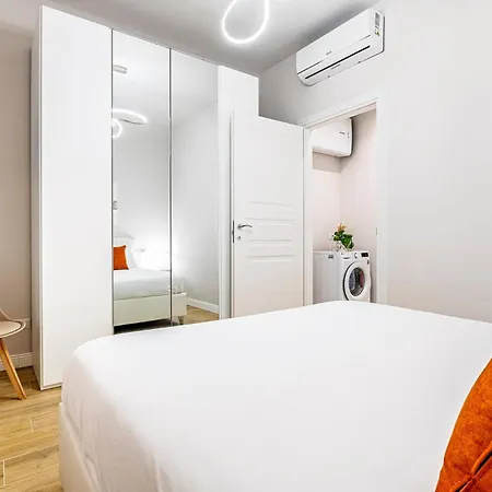 Apartman Modern Apartment Near Metro - Easy Access Duomo