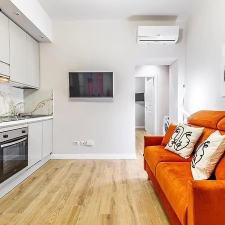 Apartman Modern Apartment Near Metro - Easy Access Duomo