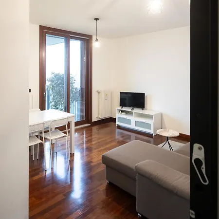 Sky Garden - Private Garage *