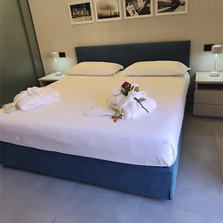 La Finestra Sul Naviglio Grande Milan