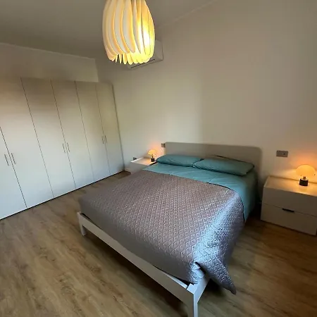 Cassala 45 - Di Design Ristrutturato, 2 Camere, Navigli * Milan