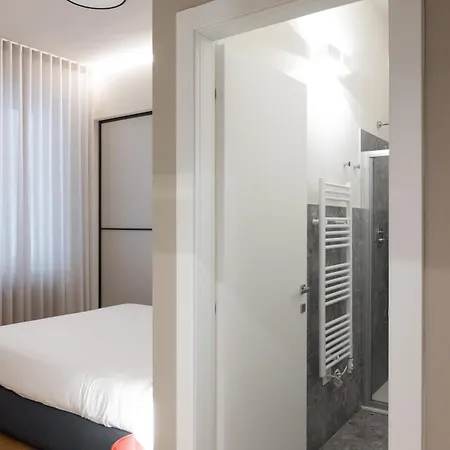 Elegance, Comfort And Charm In Moscova Mediolan