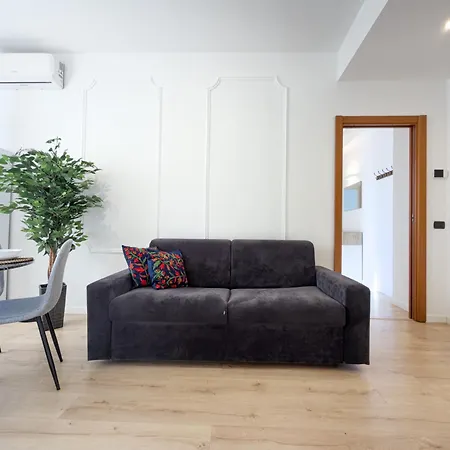 Casa Enea Luxury Apartment - Bocconi Navigli - Private Parking Μιλάνο