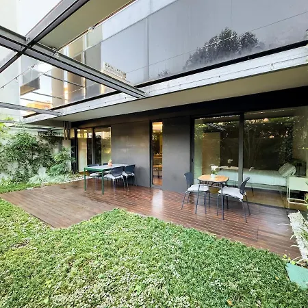 One-bedroom Unit G With Garden 아파트
