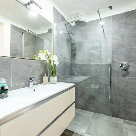 Daire Colonna Lovely Loft - 10 Min Duomo - Buonarroti M1 *