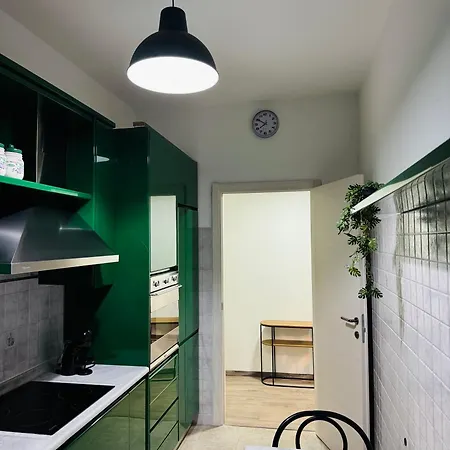 Corner House Apartment Milan