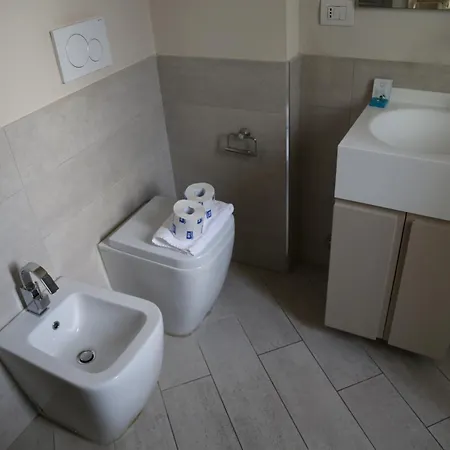 Luminoso In Moscova Con Terrazzo * Milan