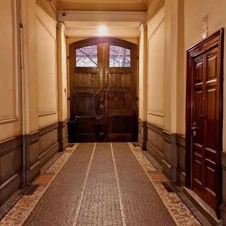 - Stylish, Historic, Luxury * Милан