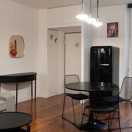 Апартаменты Moderno Bilocale Su Due Piani Nel Cuore Dei Navigli