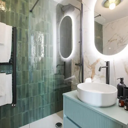 Hacca Collection - Luxury 3br Center Apartmán *