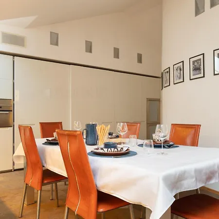 Guesthost - 500sqm Luxury With Spa, Gym, Terrace, Game & Garage アパート ミラノ
