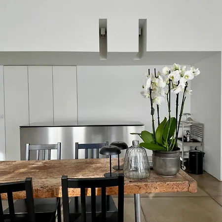 Urban Retreat Minutes Away From Duomo Cathedral *