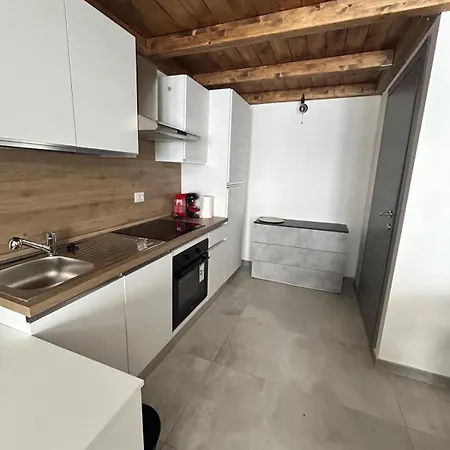 아파트 Station House *