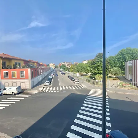 Modica Home, Nel Cuore Di Famagosta, In Posizione Tranquilla *