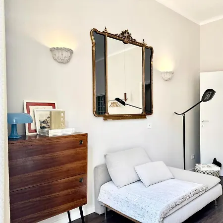 Daire Designer Apartment, Entire Home, 2 Bathrooms, For Families, Groups Milano