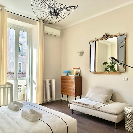Designer Apartment, Entire Home, 2 Bathrooms, For Families, Groups Milano