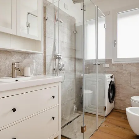 Just Urban - Bright 2br With Terrace 10 Min M4 To Duomo * ミラノ