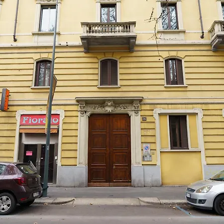 Apartmán M5 Cenisio 5min-buzzi 3min-citylife-mico-chinatown-ac