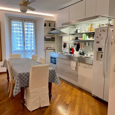 아파트 Comfortable And Convenient In Downtown