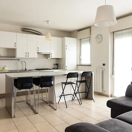 Youhosty-mezzofanti 24 Milán