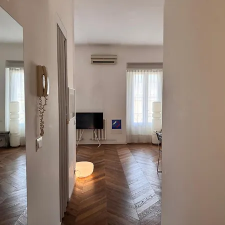 Pergolesi Nest - Authentic - Station * Milano