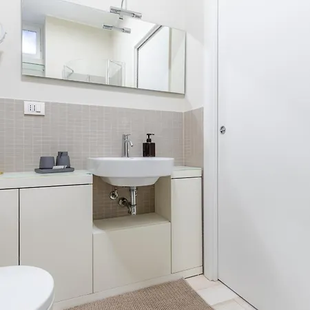 Daire Porta Venezia M1 - Modern In Via Melzo - Recently Renovated