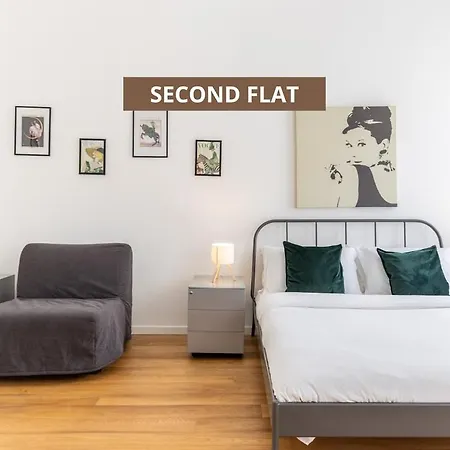 Duomo 7 Min - Two Independent Flats With Parking Appartamento *