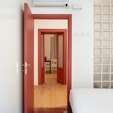 Characteristic One Bedroom Columns Of San Lorenzo Milan