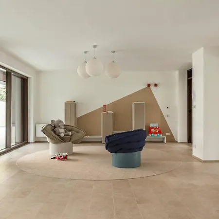 Luxury With Gym Near Citylife Metro Portello Apartament