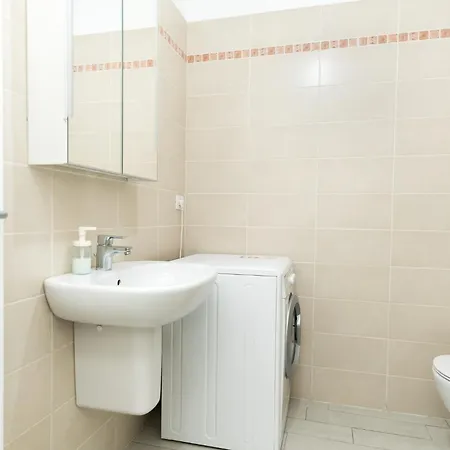 3br With Large Terrace - 800m From San Leonardo M1