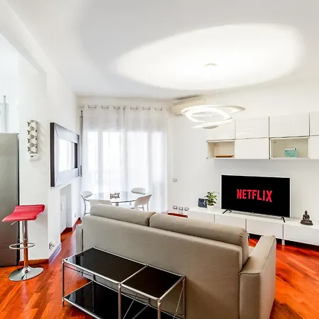 Apartment Porta Romana Living - Near Metro Station By Innstay *