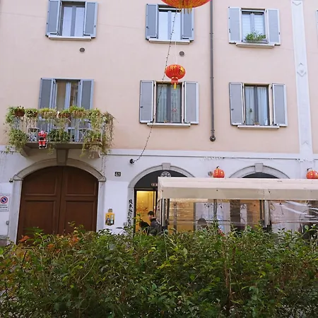 Urban 42 * ميلان