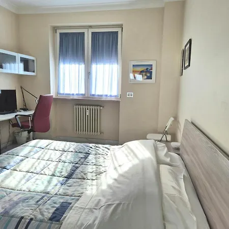 Arrivasti Stays, Spacious In Centre *
