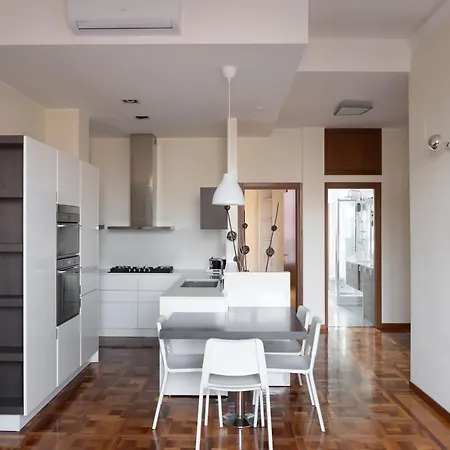 Luminoso Trilocale Piano Alto Vicino All' Arco Della Pace Lägenhet *