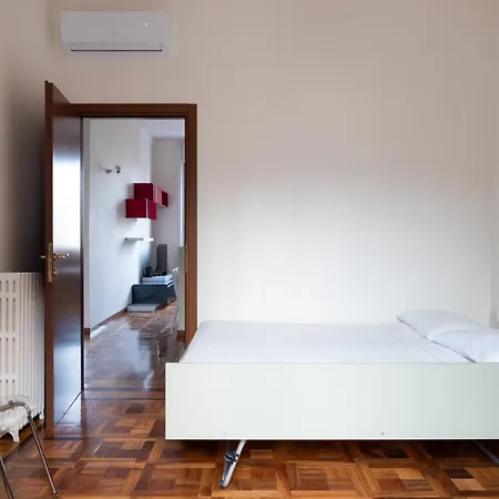 Lägenhet Luminoso Trilocale Piano Alto Vicino All' Arco Della Pace *