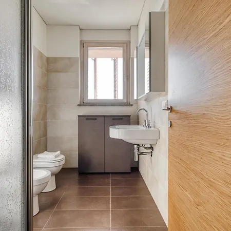 Giaxtower Palestra & Piscina Pure Living 5' Piano 米兰