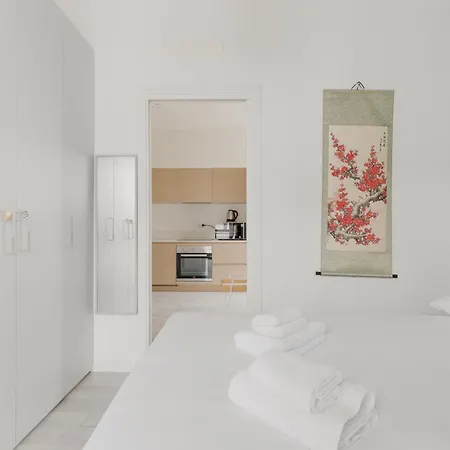 Guesthost - Lovely In Maggiolina *