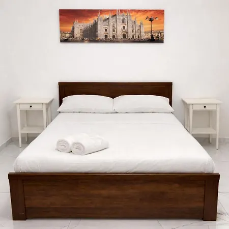 Bed & Garage In *